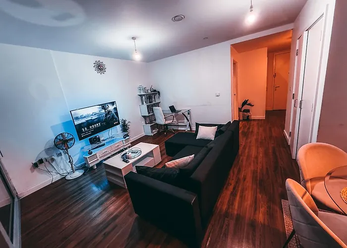 02 Arena View Suite