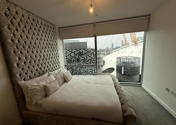 02 Arena View Suite